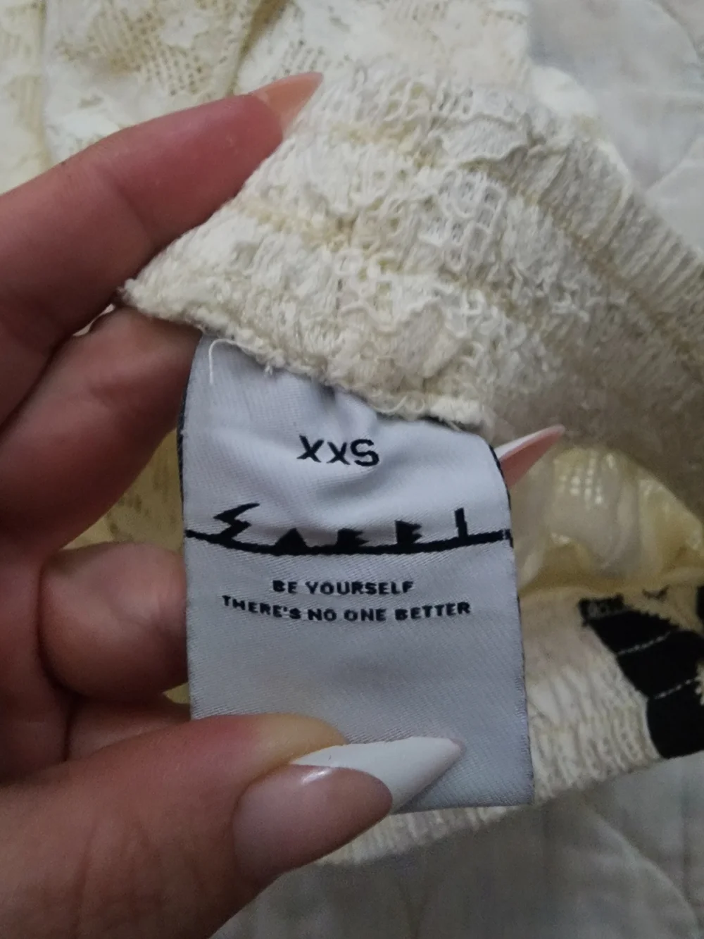 SABBI SIZE XXS CREAM LACE SHORTS NWOT